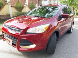 FORD ESCAPE 4×4 TITANIUM – 2015