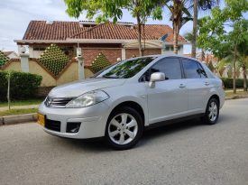 NISSAN TiiDA PREMIUM 1.8cc- 2010