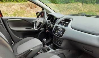 Fiat Punto versión full Essence 1.6cc – 2015 lleno