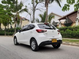 Mazda 2 Touring Automático – 2016