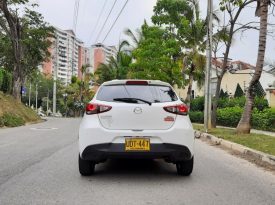 Mazda 2 Touring Automático – 2016