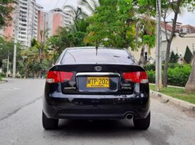 Kia Cerato Forte MT – 2013