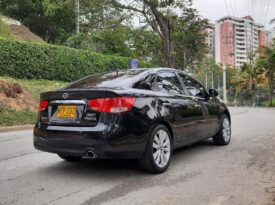 Kia Cerato Forte MT – 2013