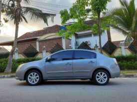 Nissan Sentra Versión SE 2.0, mecánico – 2013, en impecable estado!