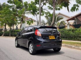 Ford Fiesta SE Hatchback Automático – 2015, con 74mil kms