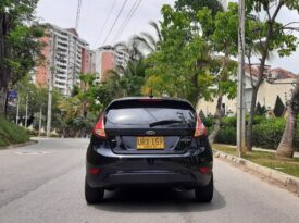 Ford Fiesta SE Hatchback Automático – 2015, con 74mil kms