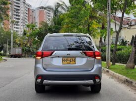 Mitsubishi Outlander nueva versión “Kaiteki” 4×2 Aut