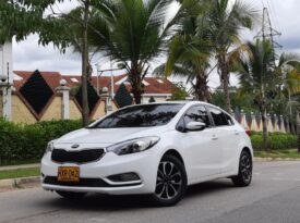 Kia Cerato Pro Automático – 2015