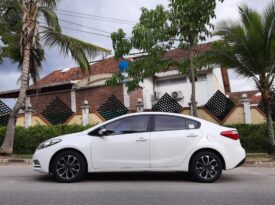 Kia Cerato Pro Automático – 2015