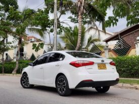 Kia Cerato Pro Automático – 2015