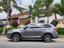 Mitsubishi Outlander 4×4. 7puestos – 2019