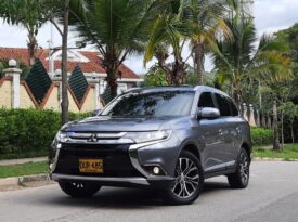 Mitsubishi Outlander 4×4. 7puestos – 2019