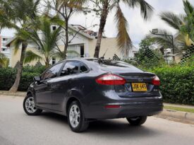 Ford Fiesta Sedán, SE mecánico – 2016