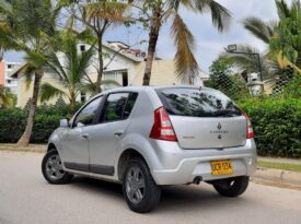 Renault Sandero Expression 2015