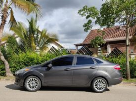 Ford Fiesta Titanium Sedan Aut-2015