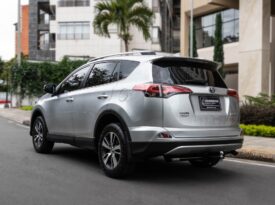 Toyota RAV4 versión Street 4×2 – 2016