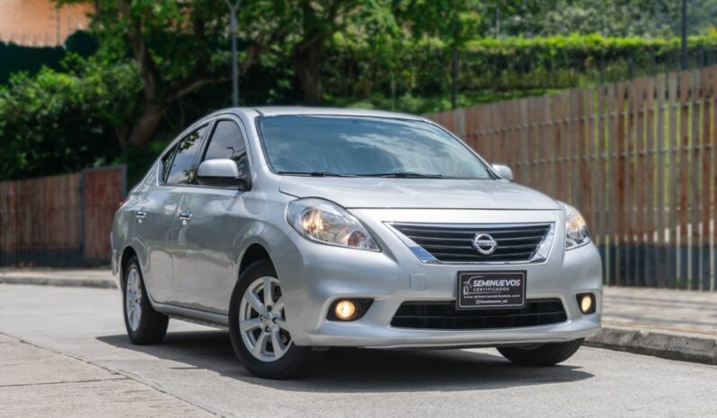 Nissan Versa Advance AT – 2015 lleno
