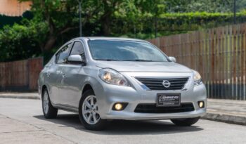 Nissan Versa Advance AT – 2015 lleno