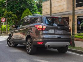 Ford Escape Titanium 4×4 – 2017