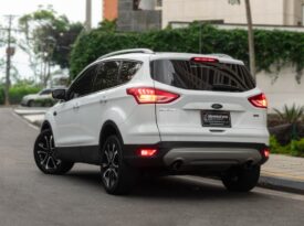 Ford Escape Titanium 4×4 – 2016