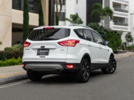 Ford Escape Titanium 4×4 – 2016