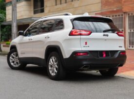 Jeep Cherokee Longitude 4×4 Automática – 2015