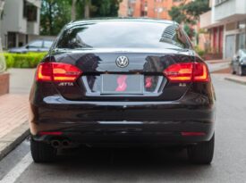 Volkswagen Jetta 2.5cc  Trendline Automático – 2011