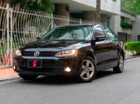 Volkswagen Jetta 2.5cc  Trendline Automático – 2011