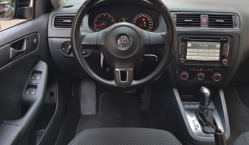 Volkswagen Jetta 2.5cc  Trendline Automático – 2011 lleno