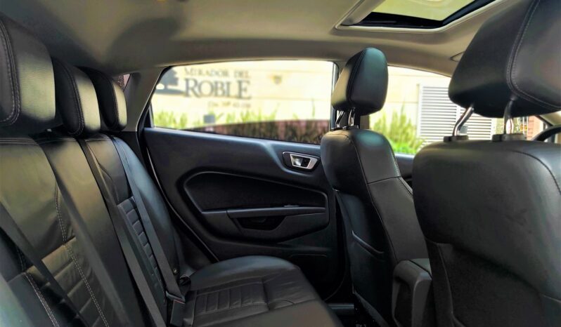 Ford Fiesta Hatchback  Titanium Automático – 2016 lleno