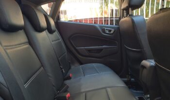 Ford Fiesta Hatchback SE Automático – 2015 lleno