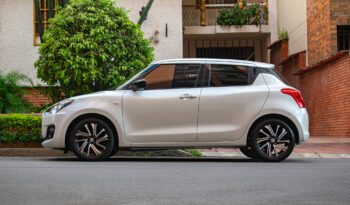 Suzuki Swift Híbrido Autorecargable – 2023 lleno