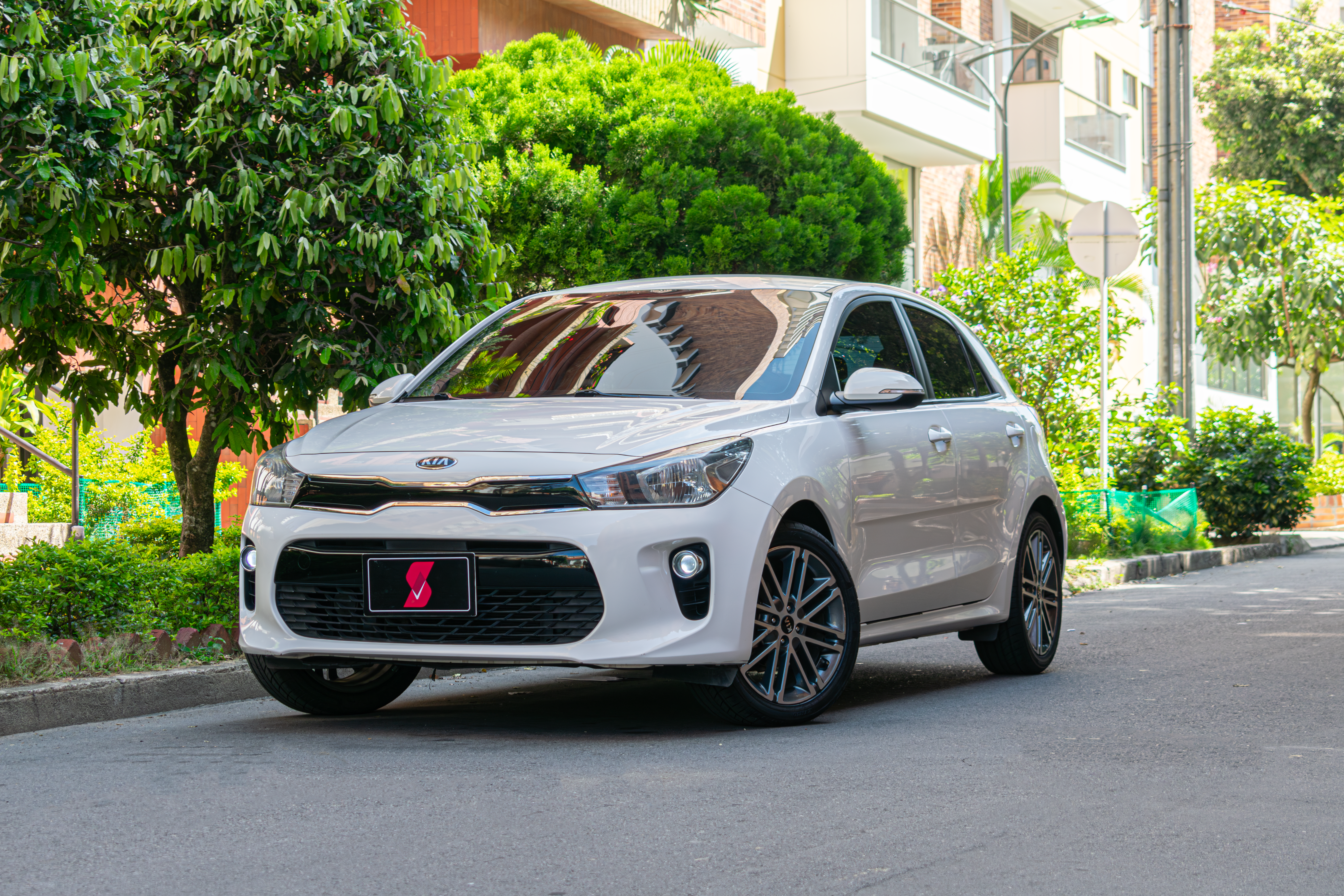 Kia Rio Vibrant Hatchback Mecánico – 2019