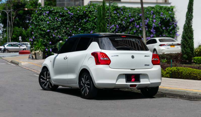 Suzuki Swift Hibrido Autorecargable – 2022 lleno