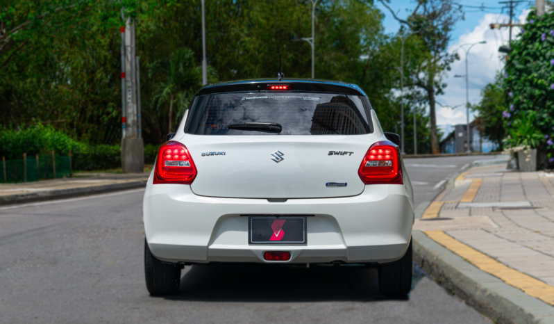 Suzuki Swift Hibrido Autorecargable – 2022 lleno