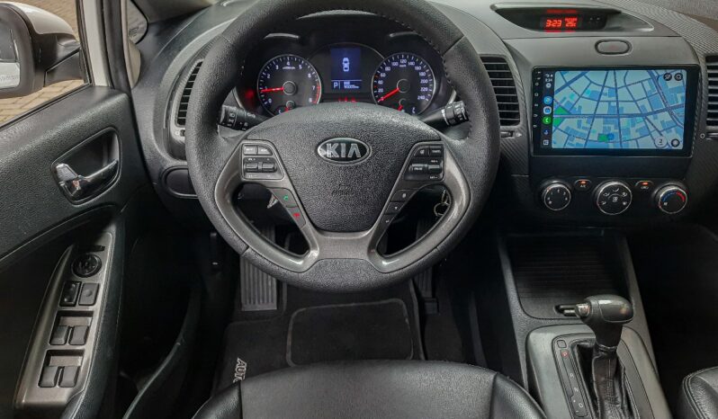 Kia Cerato Pro Automático – 2015 lleno