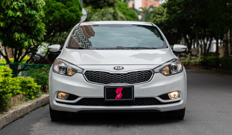 Kia Cerato Pro Automático – 2015 lleno